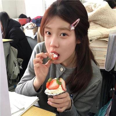 春燕展翅
